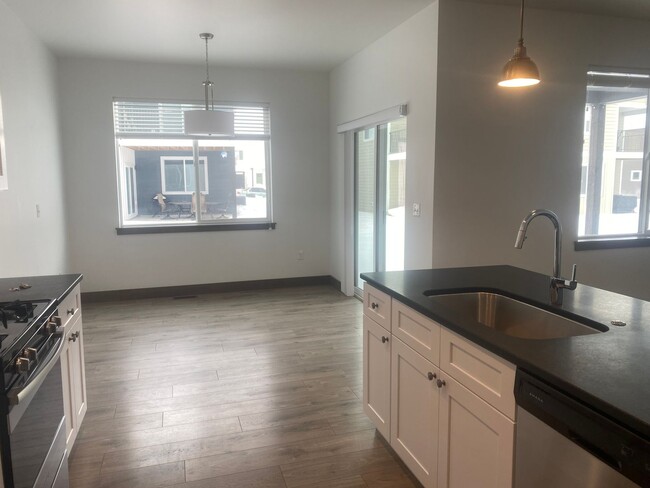 Building Photo - Abigail Lane Duplex