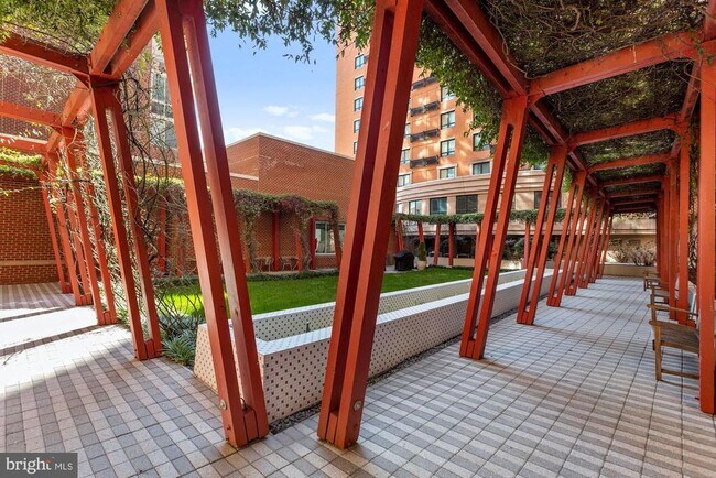 Building Photo - 1000 New Jersey Ave SE