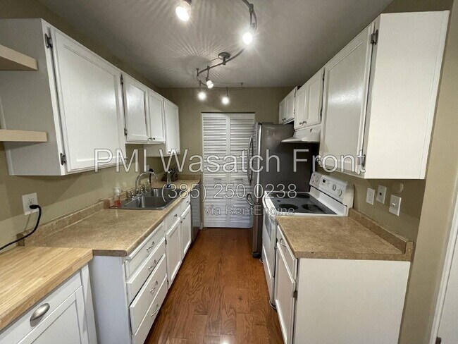 Building Photo - 662 E Cobblestone Ln