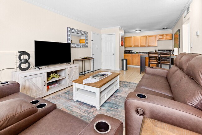 Building Photo - 1700 SW 16th Ct