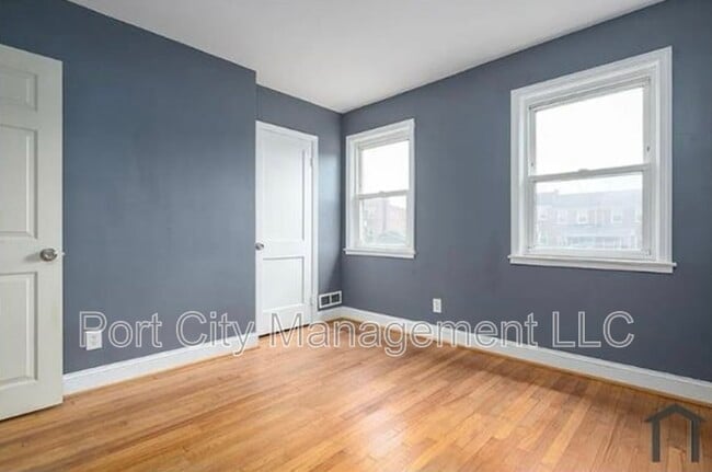 Building Photo - 6816 Gough St