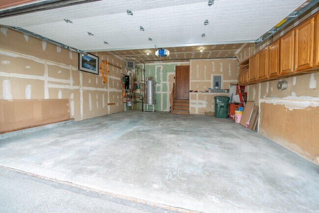 Building Photo - 4141 Raspberry Rd