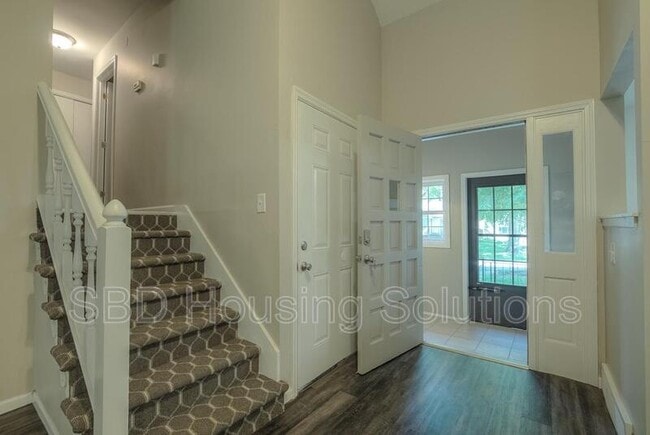 Building Photo - 613 NE 114th Terrace