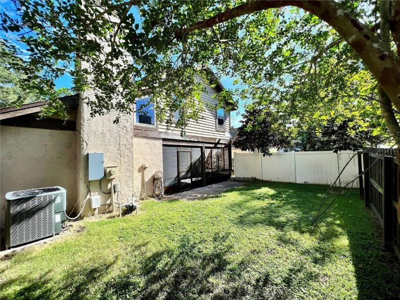 Building Photo - 3145 Chatsworth Ln