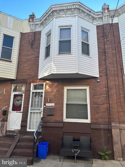 Primary Photo - 2032 S Garnet St