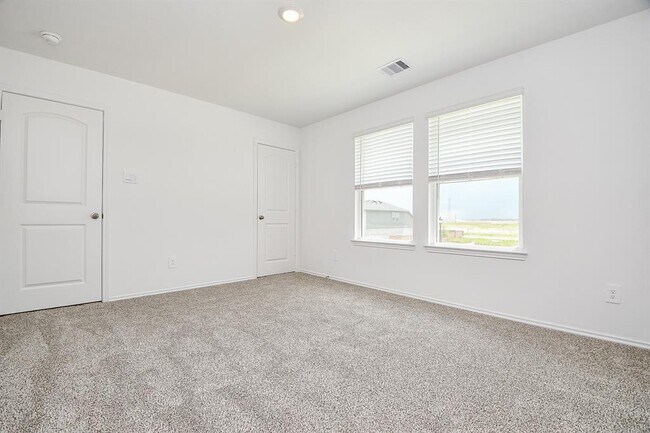 Building Photo - 6023 Ginevra Summers Dr