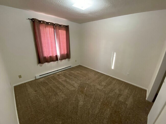 Building Photo - 810 Mary Anne Dr