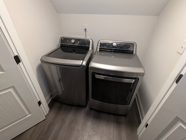 Building Photo - 214 Evans St