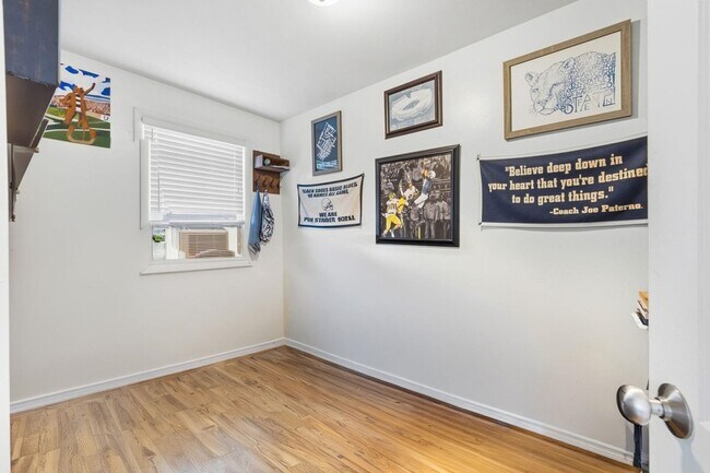 Building Photo - 322 Garden St