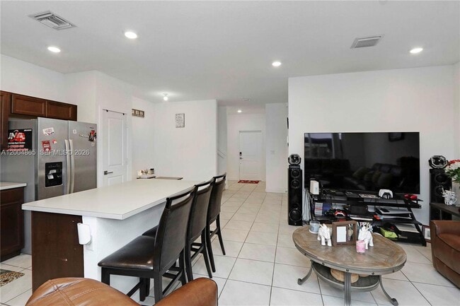 Building Photo - 1052 SE 23rd Ave