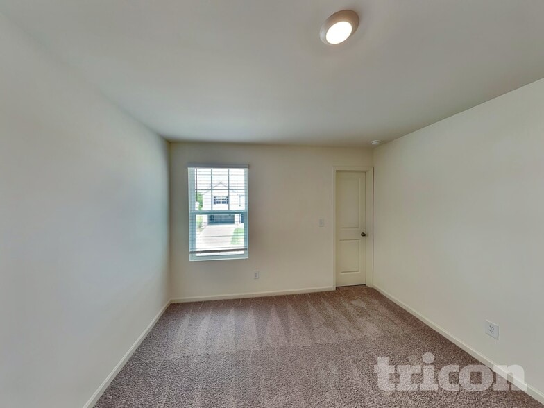 Building Photo - 283 Cottontail Ln