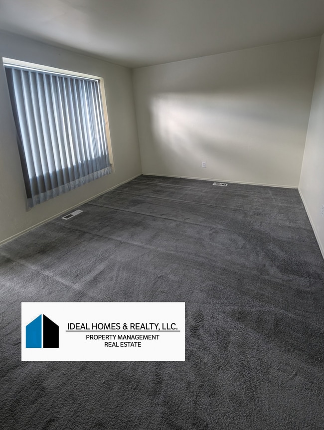 Building Photo - 5487 Clubok Dr