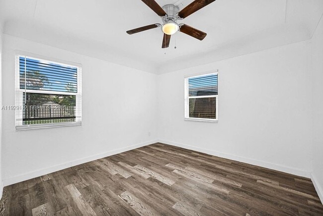 Building Photo - 4109 SW 23rd St