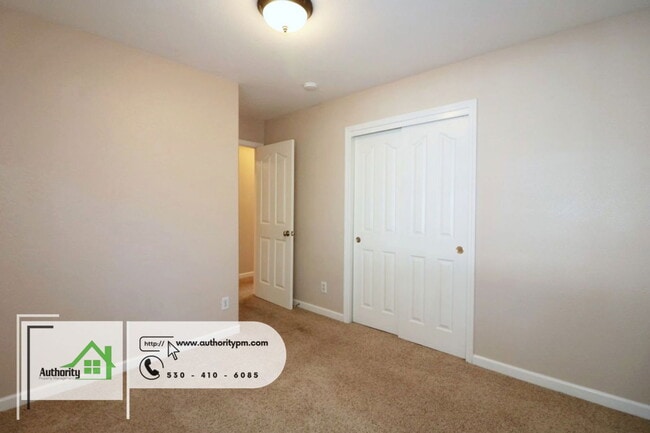 Building Photo - 1976 Chiella Ln