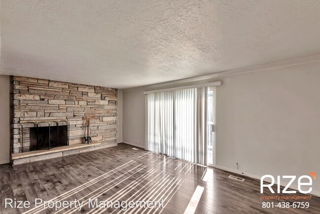 Primary Photo - 2 br, 1 bath House - 3758 S Maple View Dri...