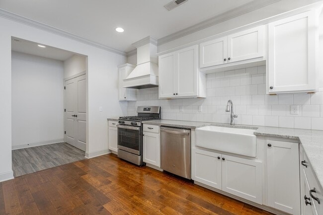 Building Photo - 3306 Stonecreek Dr