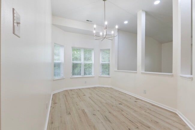 Building Photo - 3415 Waterloo Dr