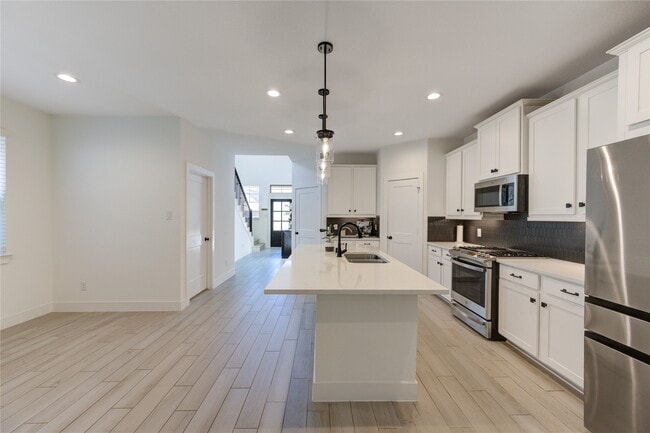 Building Photo - 10636 Wild Chives