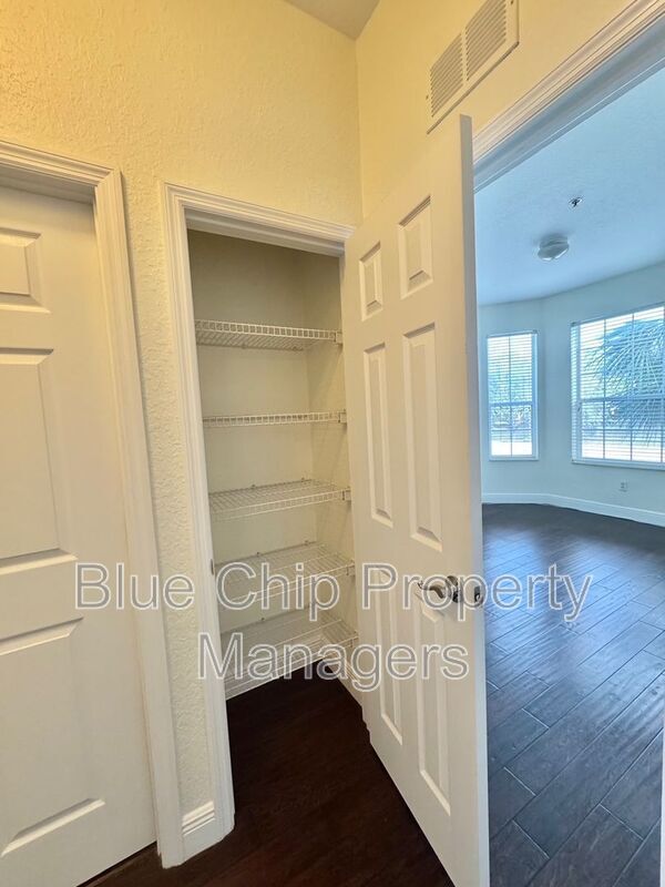 Building Photo - 6402 Cava Alta Dr