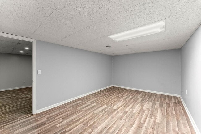 Building Photo - 4035 Thames Dr
