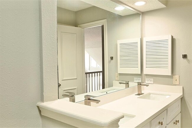 Building Photo - 3114 Hollow Creek Ct