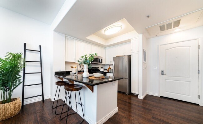 Building Photo - 4060 Glencoe Ave