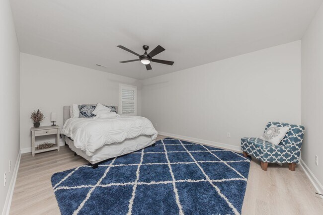 Building Photo - Coastal Elegance on a Spacious Corner Lot in Kings Harbor