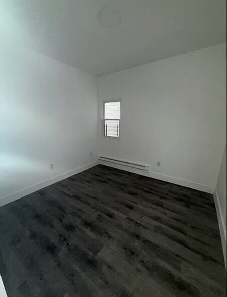 Building Photo - 25 Riverview Pl