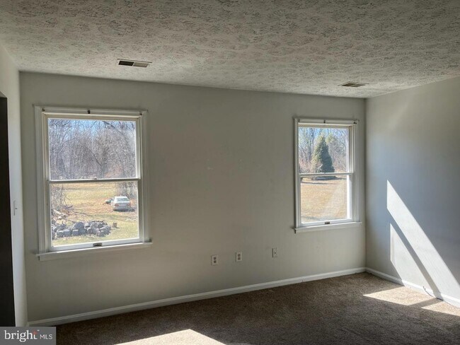 Building Photo - 24 Ora Lee Ct