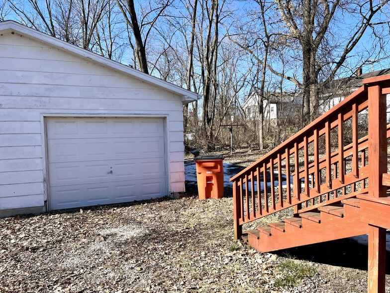 Building Photo - 221 N 7th St