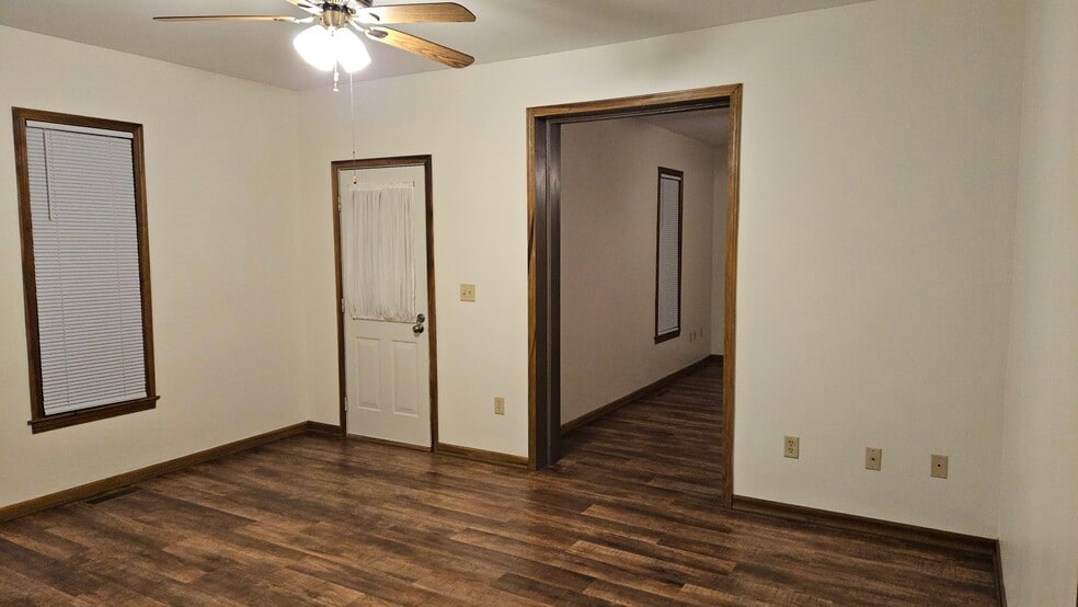 Living Room - 502 E Vine St