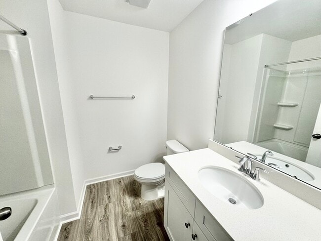 Building Photo - Beautiful 3 Bedroom Townhome minutes from I-85 - AVAILABLE NOW