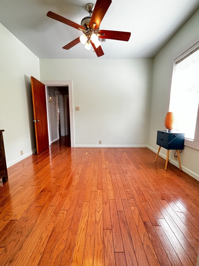 Bedroom 3 - 117 W Flora St