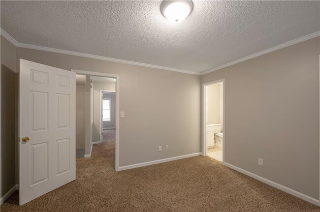 Building Photo - 2195 Fairways Ct