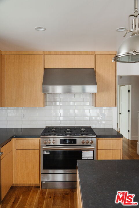 Building Photo - 1355 Bobolink Pl