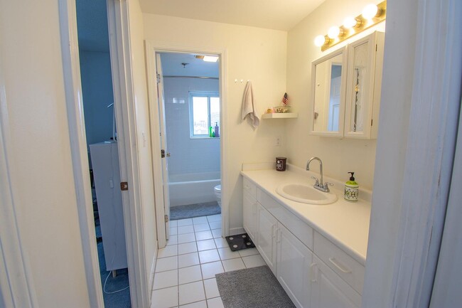 Building Photo - 655 Concord Ave