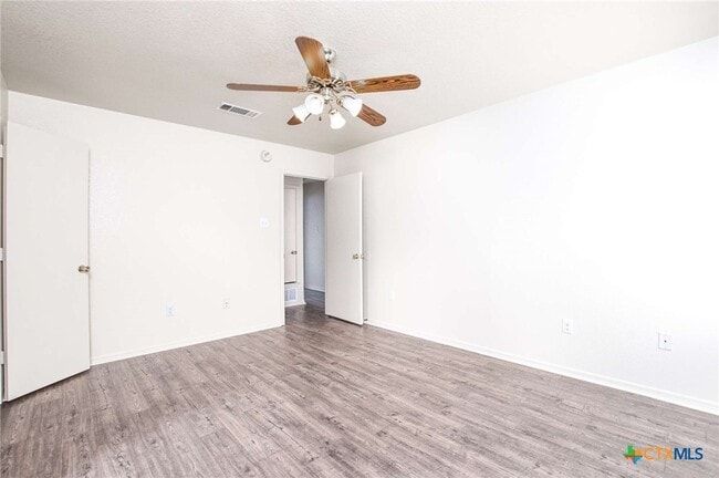 Building Photo - 1306 Elke Cir