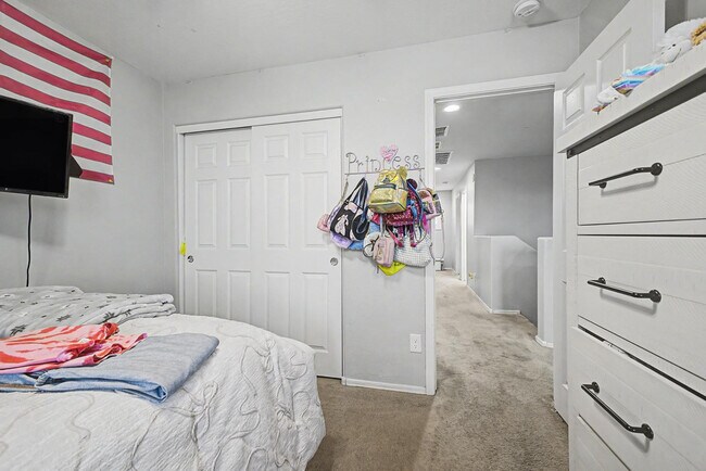 Building Photo - 18235 W Ida Ln