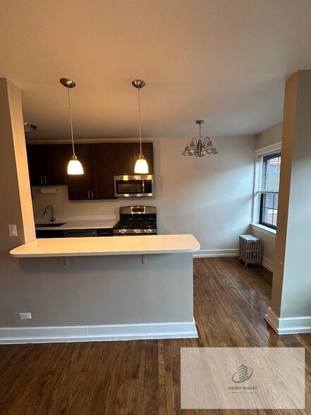 Building Photo - 1712 W Albion Ave