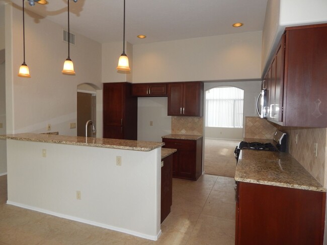 Building Photo - Great 3 Bedroom 2 Bath Home with Den & 3 C...