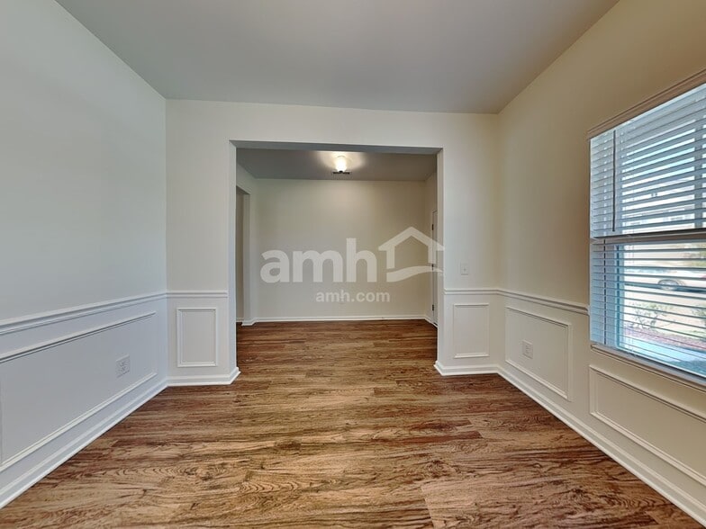 Building Photo - 5705 Oakgate Dr