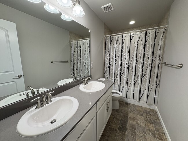 Building Photo - 14011 63rd Ave E