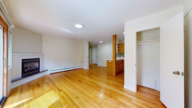 Building Photo - 740 Rhode Island St