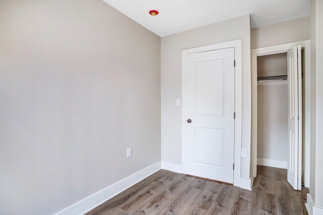 Building Photo - 1526 2nd St SW