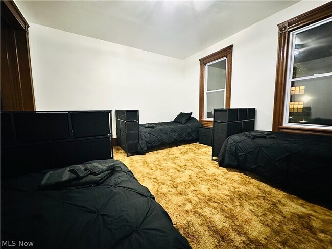 Building Photo - 1419 E 47th St