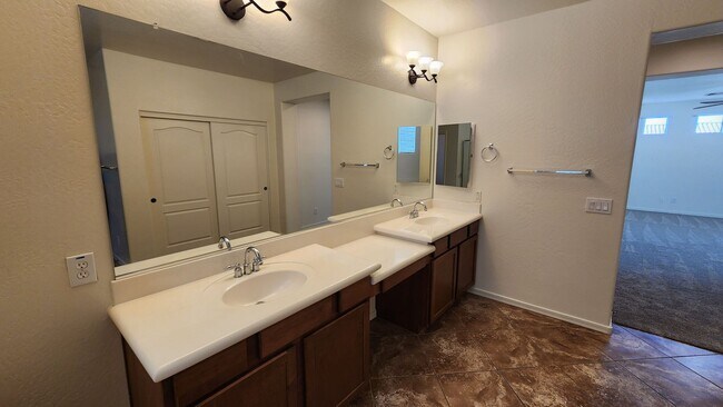 Building Photo - 4 Bedroom Home at the Grange in the Power ...