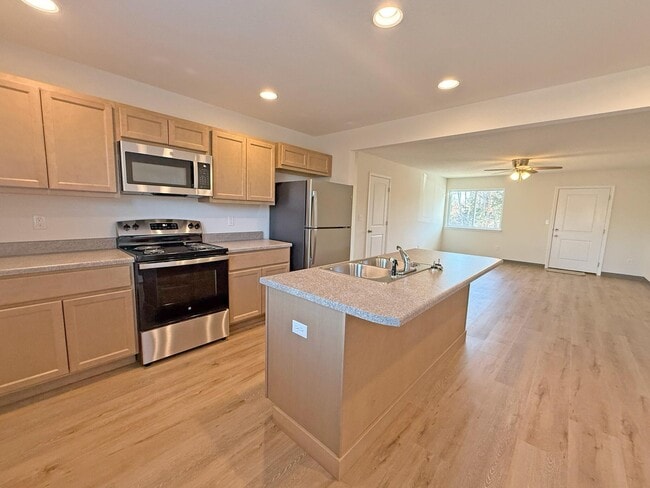 Building Photo - 8125 N Brown Station Rd