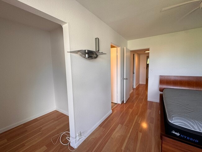 Building Photo - 147 Oko St