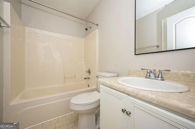 Building Photo - 140 Whitehead Dr