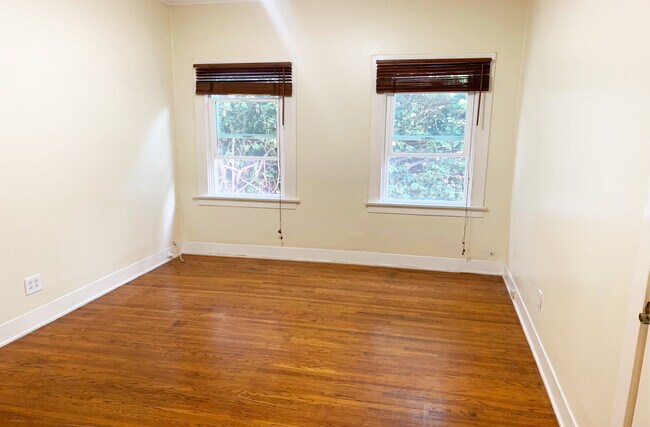 Building Photo - 845 N Citrus Ave